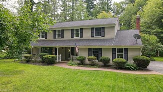 1080 Sheerbrook Dr, Chagrin Falls, OH 44022