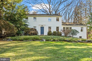 1972 Pine Dr, Lancaster, PA 17601