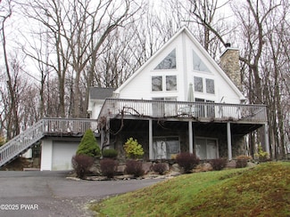 169 N Lake Dr, Dingmans Ferry, PA 18328