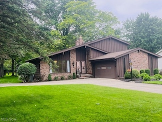 6468 Huntington Dr, Solon, OH 44139