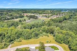 60 Creek Dr, Hart, MI 49420