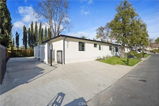 5501 Beckford Ave, Los Angeles, CA 91356
