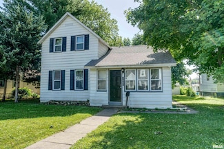 1607 Pershing Blvd, Clinton, IA 52732