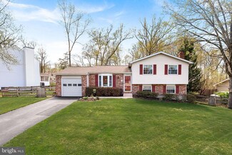 908 E Roanoke Rd, Sterling, VA 20164