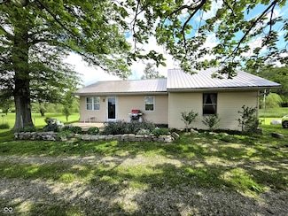 1445 300 W, Versailles, IN 47042