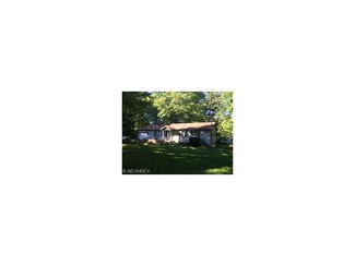 49226 England Dr, East Palestine, OH 44413