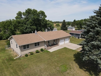 3301 N Ohlman St, Mitchell, SD 57301