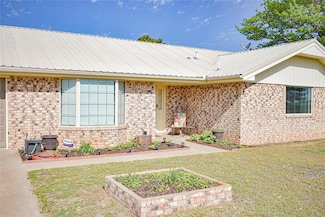 11851 N 1860 Rd, Sayre, OK 73662