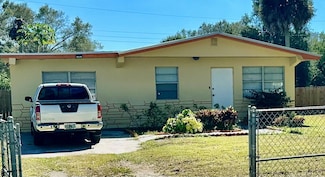 911 NW 12th St, Okeechobee, FL 34972