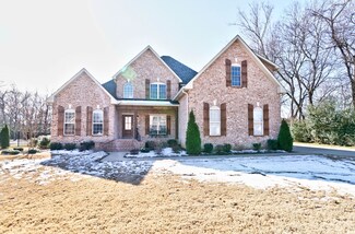 2208 Higgins Ln, Murfreesboro, TN 37130