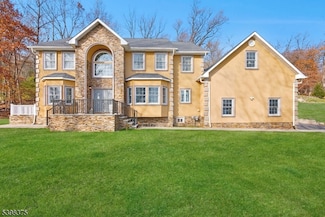 1121 N Washington Ave, Green Brook, NJ 08812