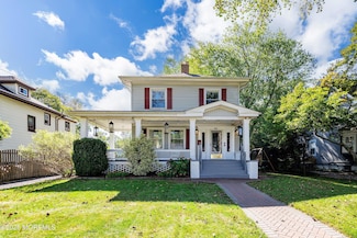 92 E Main St, Freehold, NJ 07728