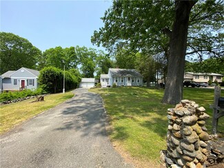 171 North St, Warwick, RI 02886