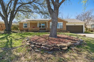 1744 Lake Shore Dr, Fort Worth, TX 76103