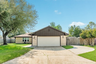 3412 Lanarkshire St, Bay City, TX 77414