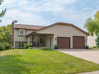 499 Ridge Ln, Chaska, MN 55318