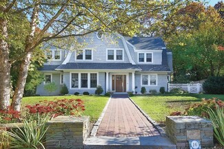 16 Pilgrim Rd, Waban, MA 02468