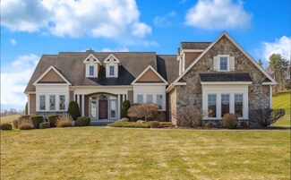 4 Pondview Ln, Southwick, MA 01077