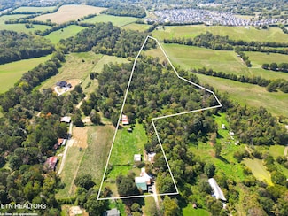 2733 Shipe Rd, Mascot, TN 37806