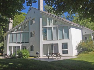 15 Southface Unit 15, Warren, VT 05674