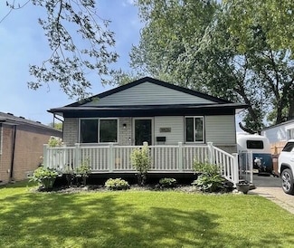 19526 Broadacres St, Clinton Township, MI 48035