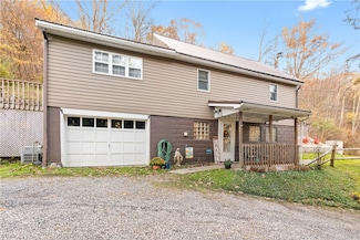 930 Howes Run Rd, Tarentum, PA 15084