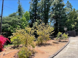 844 Singing Trails Dr, El Cajon, CA 92019