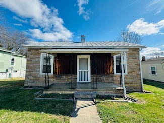 113 Schoolfield Dr, Danville, VA 24541