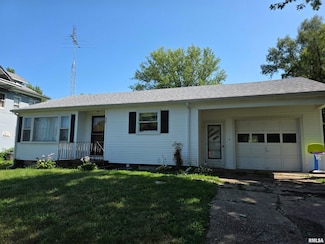 315 E Washington St, Avon, IL 61415