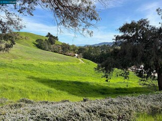 1801 Lamplight Ct, Walnut Creek, CA 94597