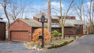 377 Birchwood Ln, Westerville, OH 43081