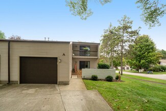 17472 Dunewood Ct Unit A, Spring Lake, MI 49456