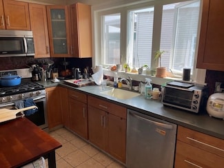 76 Oak St Unit 3, Somerville, MA 02143