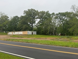1046 E Brame Ave, West Point, MS 39773