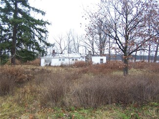 9278 Warsaw Rd, Le Roy, NY 14482