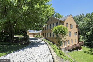 7305 Brookstone Ct, Potomac, MD 20854