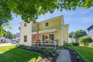 422 E Pine St, Cadillac, MI 49601