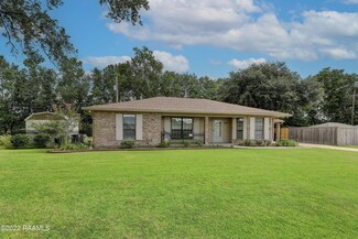 300 W Saint Mary St, Abbeville, LA 70510