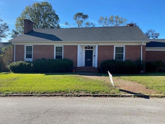116 Charles St, Greenwood, SC 29649