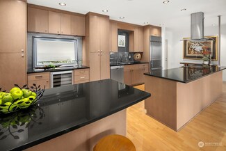 3030 80th Ave SE Unit 204, Mercer Island, WA 98040