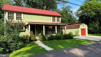 10 N Edgewater Ave, Yardley, PA 19067