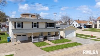 302 Bank St, Sabula, IA 52070