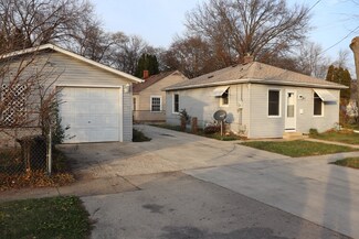 902 N Central Ave, Rockford, IL 61101