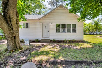 105 Trumble Ave, Jackson, MI 49203