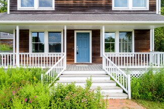 69 Beech Hill Rd, Freeport, ME 04032