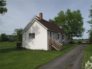 6513 Ward Rd, Sanborn, NY 14132