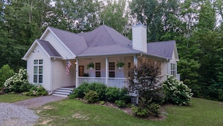 577 Frontier Bluff Rd, Lookout Mountain, GA 30750