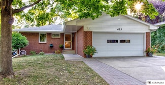 625 Sierra Dr, Lincoln, NE 68505
