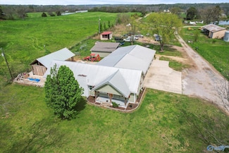 2140 Hustleville Rd, Albertville, AL 35951