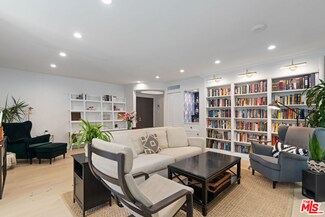 831 S Gretna Green Way Unit 104, Los Angeles, CA 90049